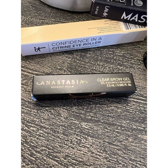 COSMETIC BUNDLE - Picture 3 of 8